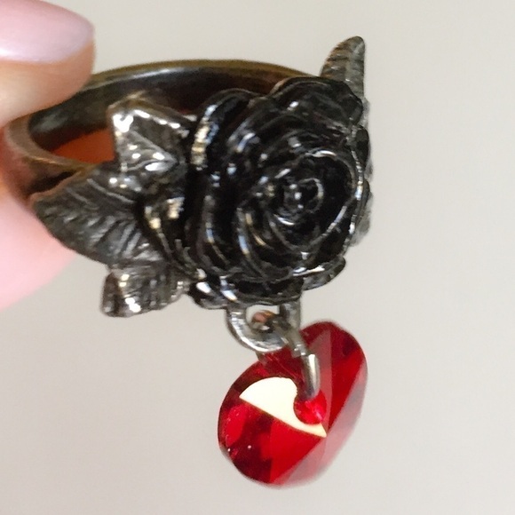 Handcrafted Pewter & Swarovski Rosenheart Ring - Picture 1 of 6